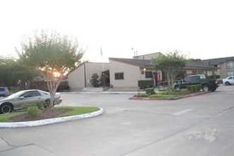 Twin Oaks in Pasadena, TX - Building Photo - Building Photo