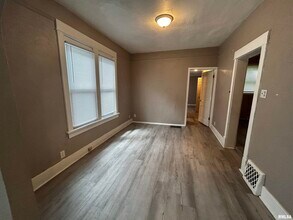 1031 E Behrends Ave in Peoria, IL - Building Photo - Building Photo