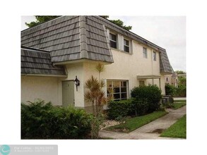 8840 NW 30th St in Coral Springs, FL - Building Photo - Building Photo