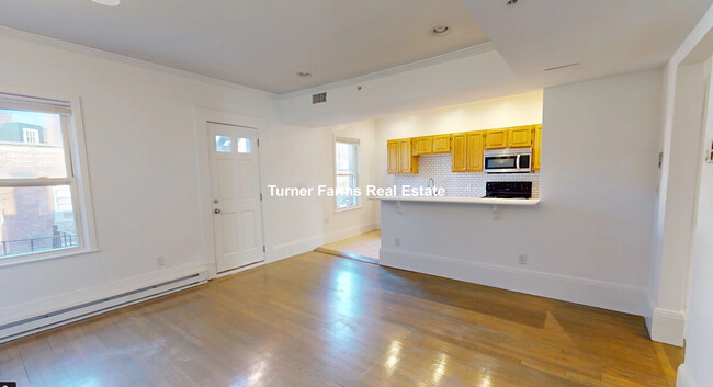 1414 Beacon St, Unit 3