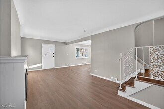 8910 McCracken Rd in Garfield Heights, OH - Building Photo - Building Photo