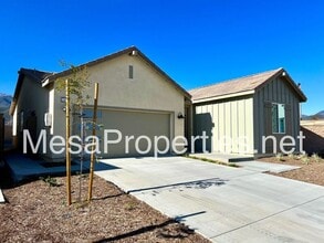 16680 Yarrow Ln in Fontana, CA - Building Photo - Building Photo