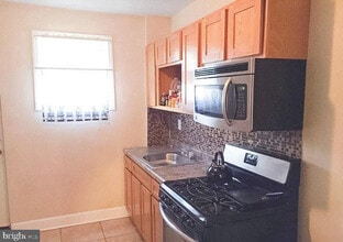 515 E Cornwall St in Philadelphia, PA - Building Photo - Building Photo