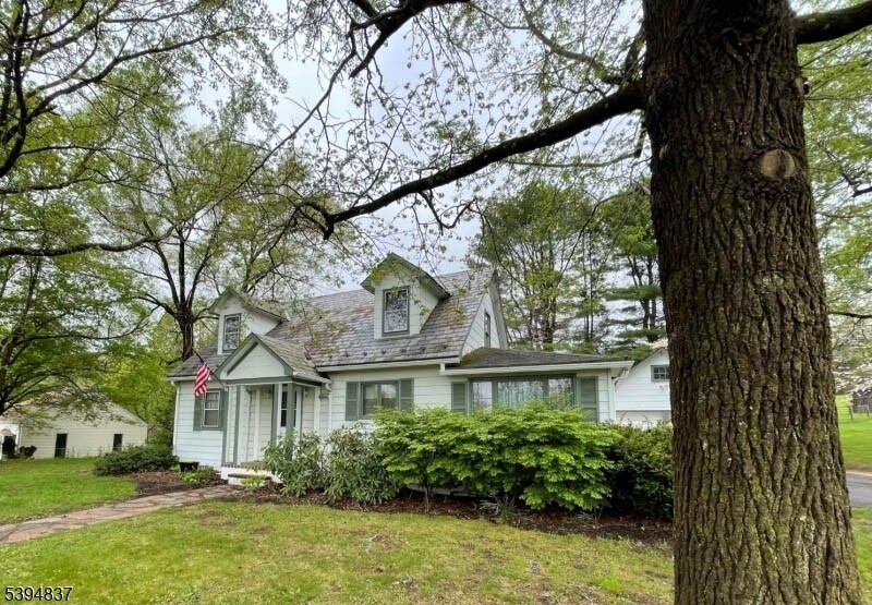 40 Cleveland Rd in Blairstown, NJ - Building Photo