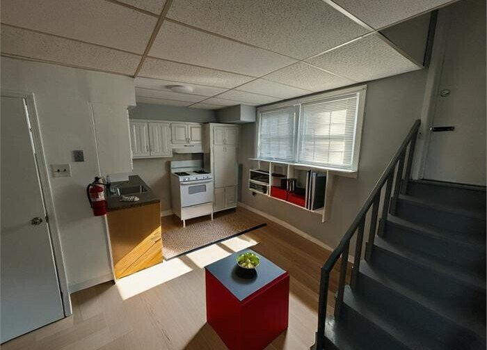 240 Dixon Ave, Unit 2nd Floor in Paterson, NJ - Foto de edificio