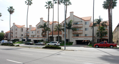 Palm Terrace in Van Nuys, CA - Building Photo - Building Photo