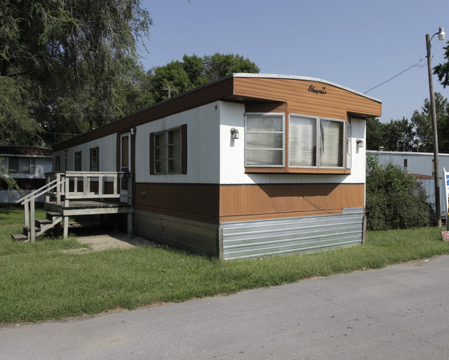 Sweet Water Creek Mobile Home Park in Omaha, NE - Building Photo - Building Photo