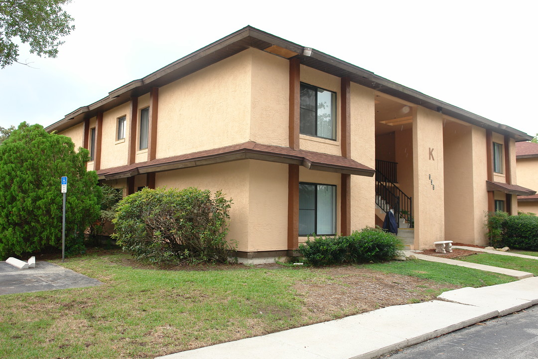 135 Indigo Dr in Daytona Beach, FL - Building Photo