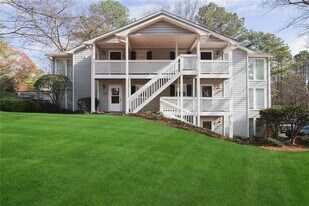 208 Natchez Trace in Atlanta, GA - Building Photo