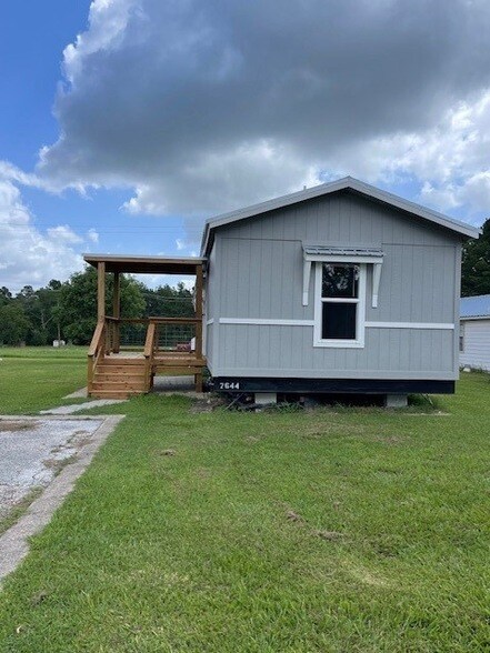 2840 TX-19 in Huntsville, TX - Building Photo
