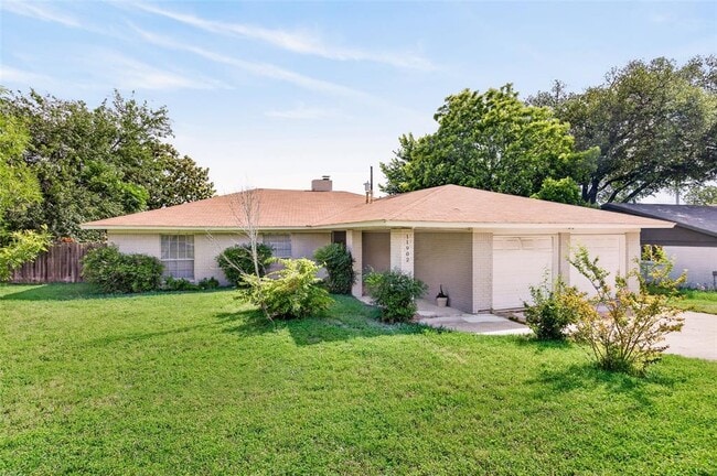 property at 11902 Oakbrook Dr