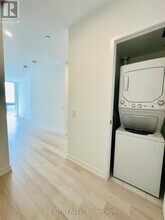 39 Roehampton Ave in Toronto, ON - Building Photo - Building Photo