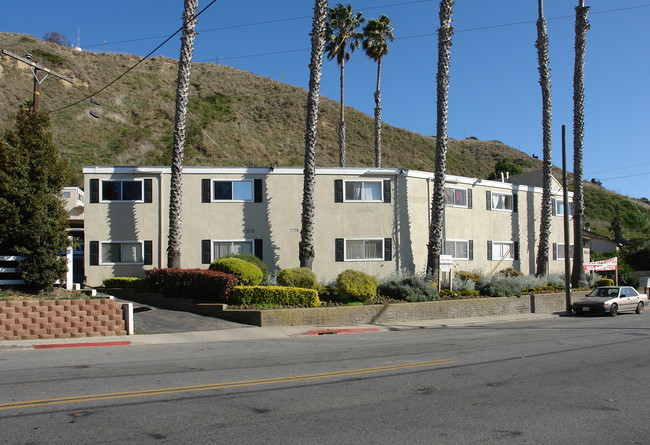 Ventura Valley View Apartments in Ventura, CA - Foto de edificio - Building Photo