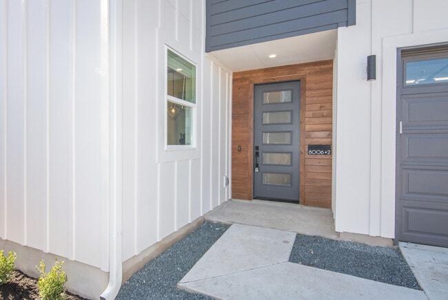 8006 Gault St in Austin, TX - Building Photo - Building Photo