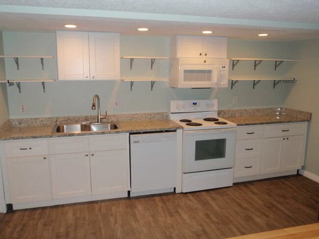 6361 Clay Park Dr in Salt Lake City, UT - Building Photo - Building Photo