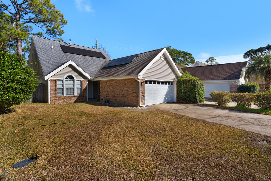 1819 Heartland Dr in Fort Walton Beach, FL - Building Photo