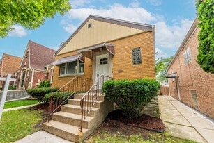 3526 S 52nd Ct in Cicero, IL - Building Photo