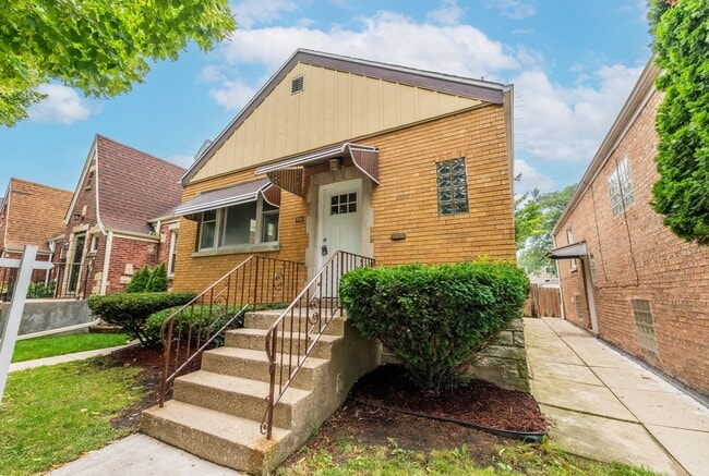 property at 3526 S 52nd Ct