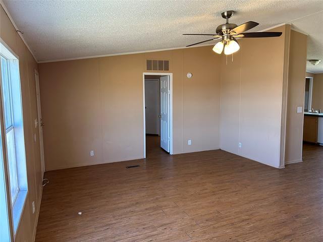 102 Sunny Brook Ct in Springtown, TX - Building Photo - Building Photo