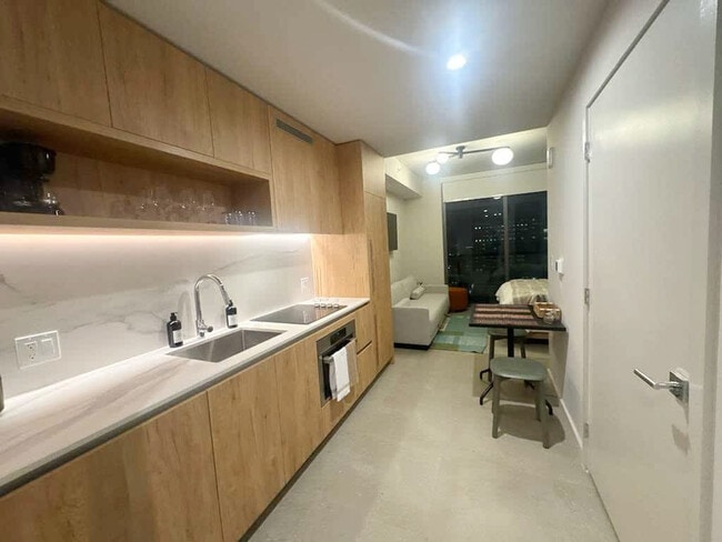 11 NE 6th St, Unit SI FL22-ID1380027P in Miami, FL - Building Photo - Building Photo