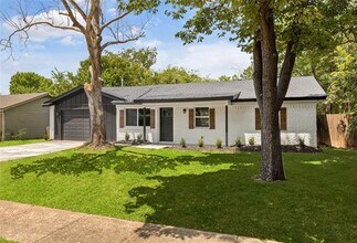 13321 Blossomheath Ln in Dallas, TX - Building Photo - Building Photo