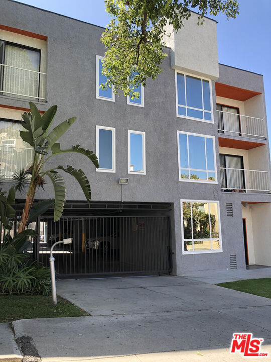957 S St Andrews Pl in Los Angeles, CA - Foto de edificio - Building Photo