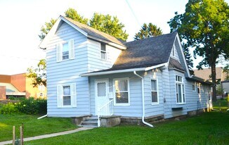 820 Brown St in Valparaiso, IN - Building Photo