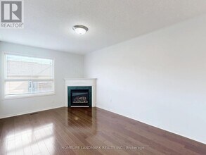 60 Cariglia Trail in Markham, ON - Building Photo - Building Photo