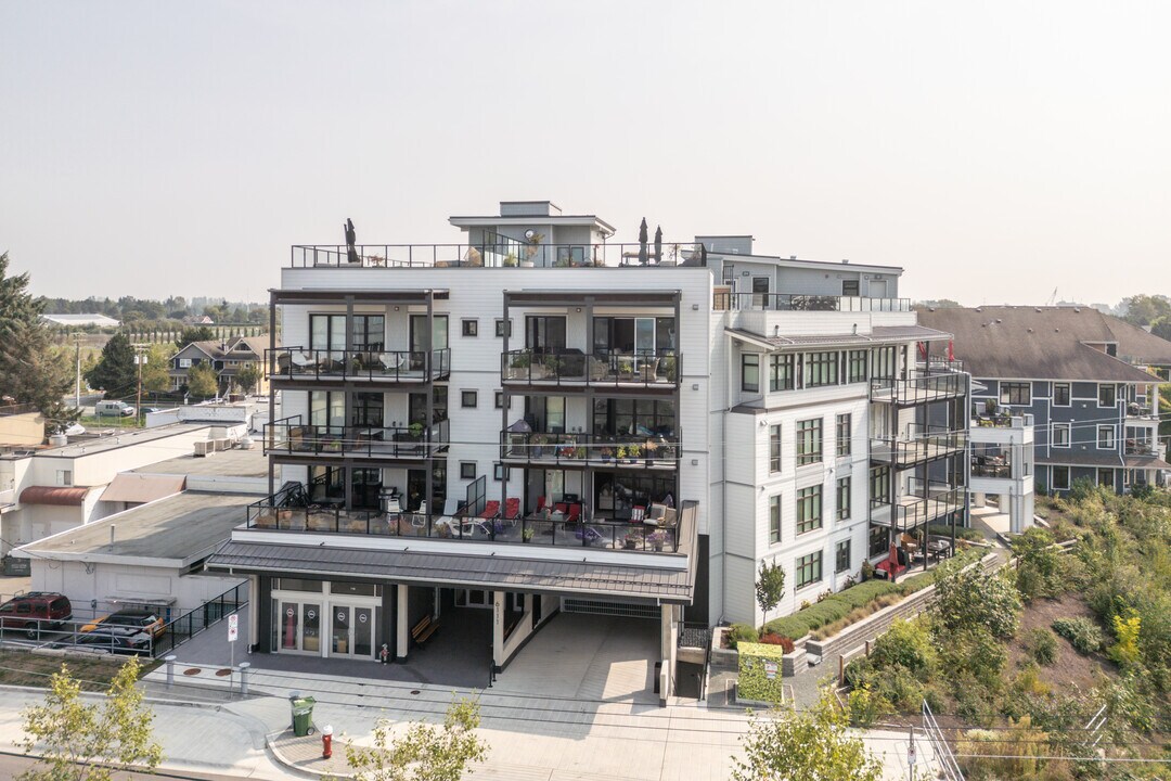 the Shore in Richmond, BC - Building Photo