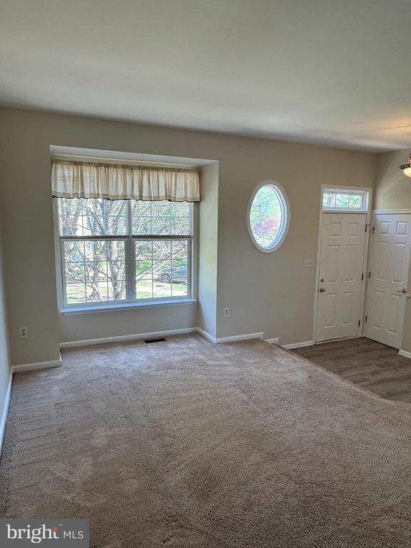 10314 Butternut Cir in Manassas, VA - Building Photo - Building Photo