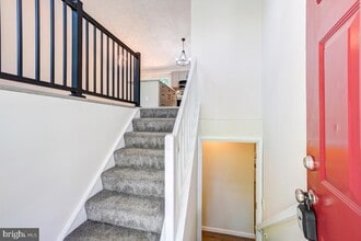 18304 Swan Stream Dr in Gaithersburg, MD - Building Photo - Building Photo