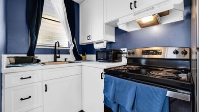 1525 Pensacola St in Honolulu, HI - Building Photo - Building Photo