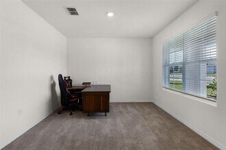 2024 Griffin Oaks Wy in Tavares, FL - Building Photo - Building Photo