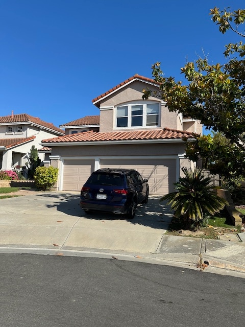 5671 Greenshade Rd in San Diego, CA - Foto de edificio