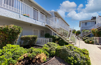 Bayview Plaza Apartments in Antioch, CA - Building Photo - Building Photo