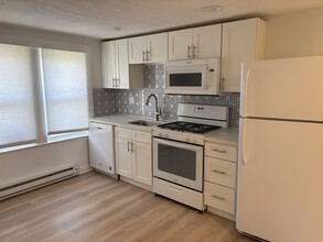 25 North Ave, Unit 3 in Norwood, MA - Foto de edificio - Building Photo