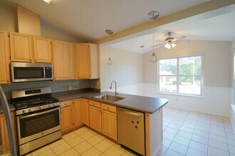 1908 Wagon Wheel Cir E in Tallahassee, FL - Building Photo - Building Photo