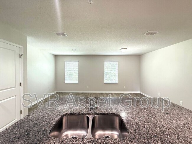 6468 Sweetbay Ln in Jacksonville, FL - Foto de edificio - Building Photo