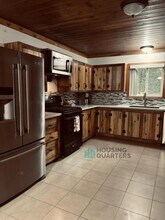 4450 WA-211 in Newport, WA - Building Photo - Building Photo