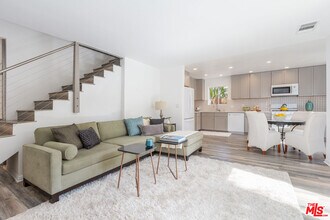 4041 Wade St in Los Angeles, CA - Building Photo - Building Photo
