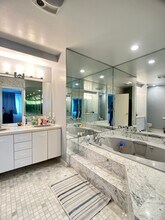 241 Perkins St in Boston, MA - Foto de edificio - Building Photo