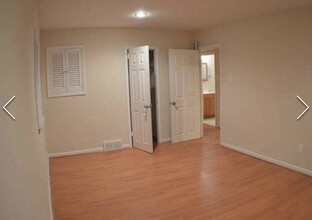 10037 Bridle Rd, Unit Apartment B in Philadelphia, PA - Building Photo - Building Photo