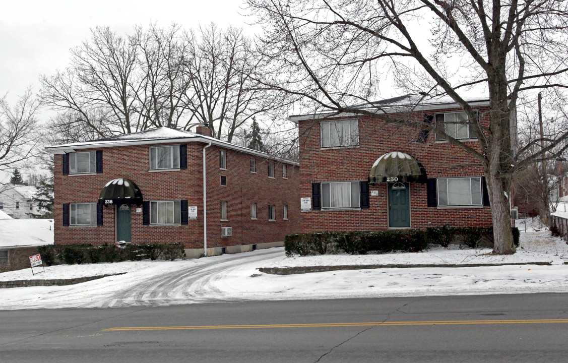 230-236 E Nottingham in Dayton, OH - Foto de edificio