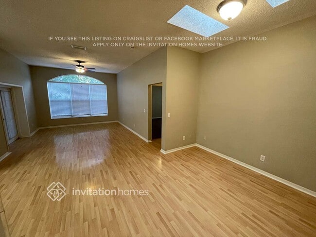 1900 Woodcut Dr in Lutz, FL - Building Photo - Building Photo