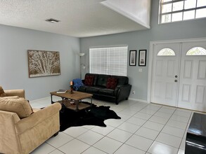 1628 S Club Dr in Wellington, FL - Building Photo - Building Photo