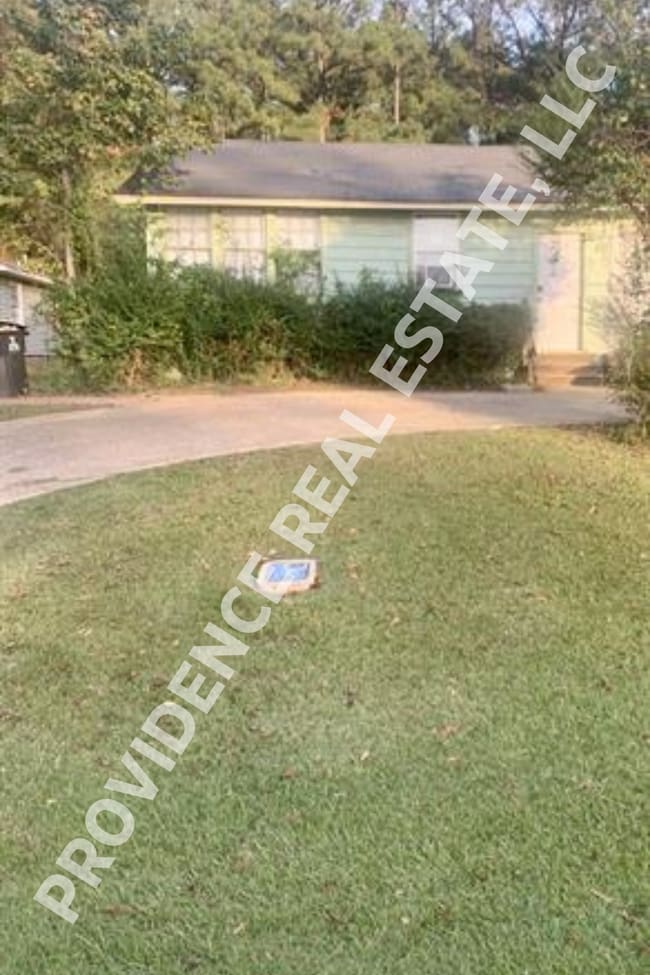property at 2905 Winona Dr