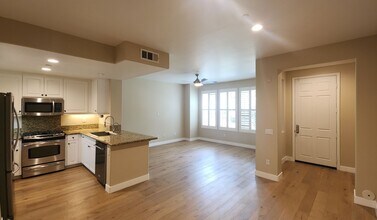 5360 Basie St in Ventura, CA - Building Photo - Building Photo