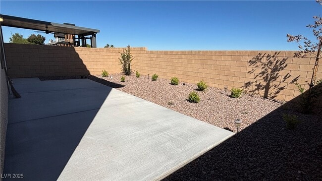 property at 8736 Victoria Pk St