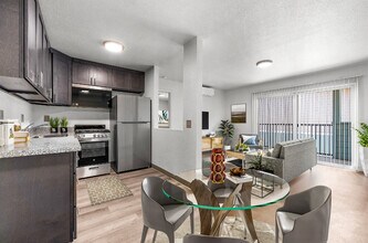 Sycamore Lane Apartments in Davis, CA - Foto de edificio - Building Photo