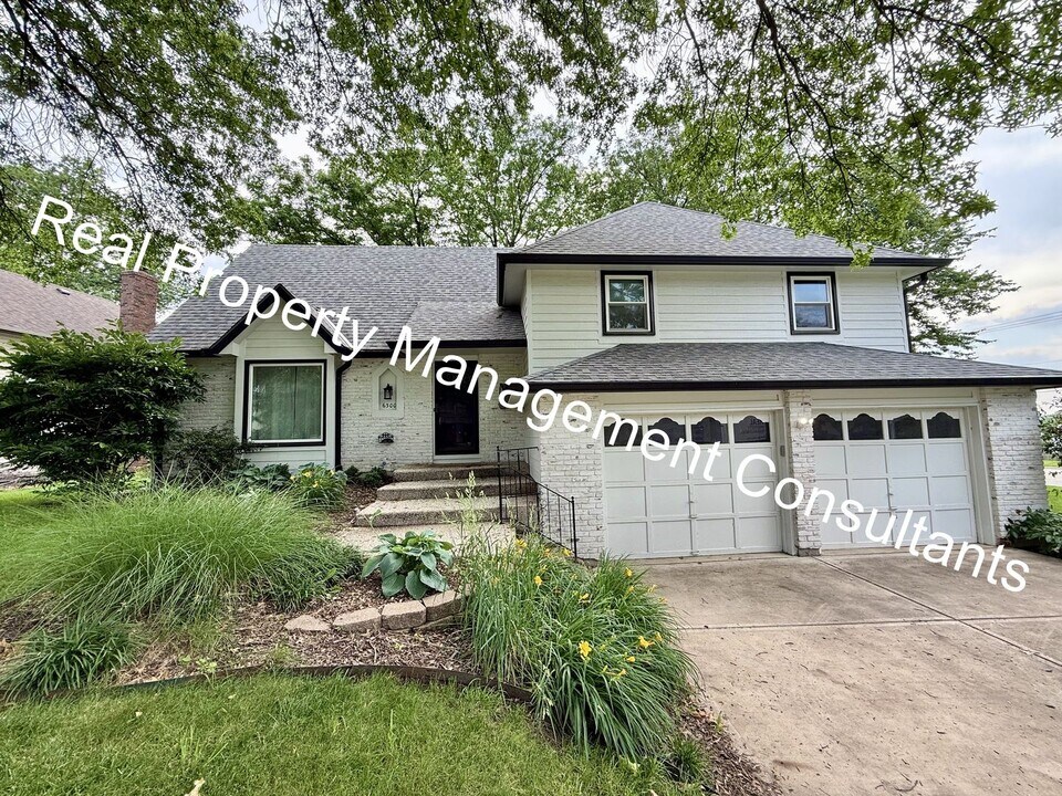 6300 Greenwood St in Shawnee, KS - Building Photo